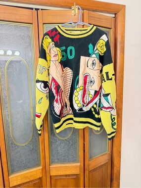 ABSOLUTELY NO JEANS VINTAGE Ladies Pop Art Knit Sweater in Black and Yellow, EUC